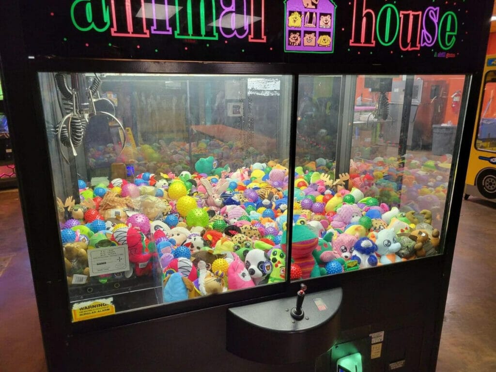 Claw machine at Pop's Pizza Arcade 