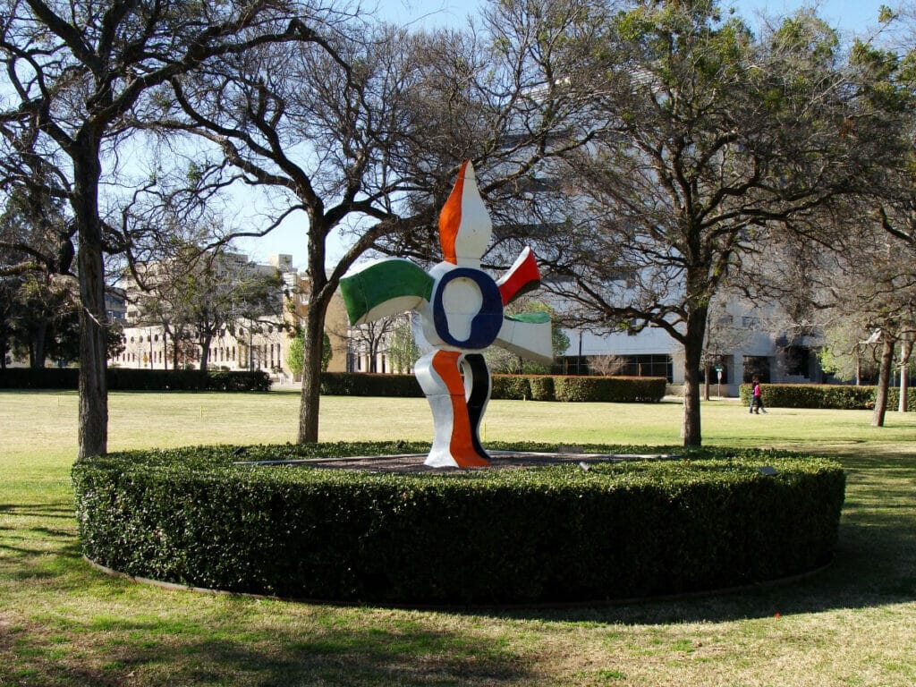 Sculpture at Kimbell Art Museum