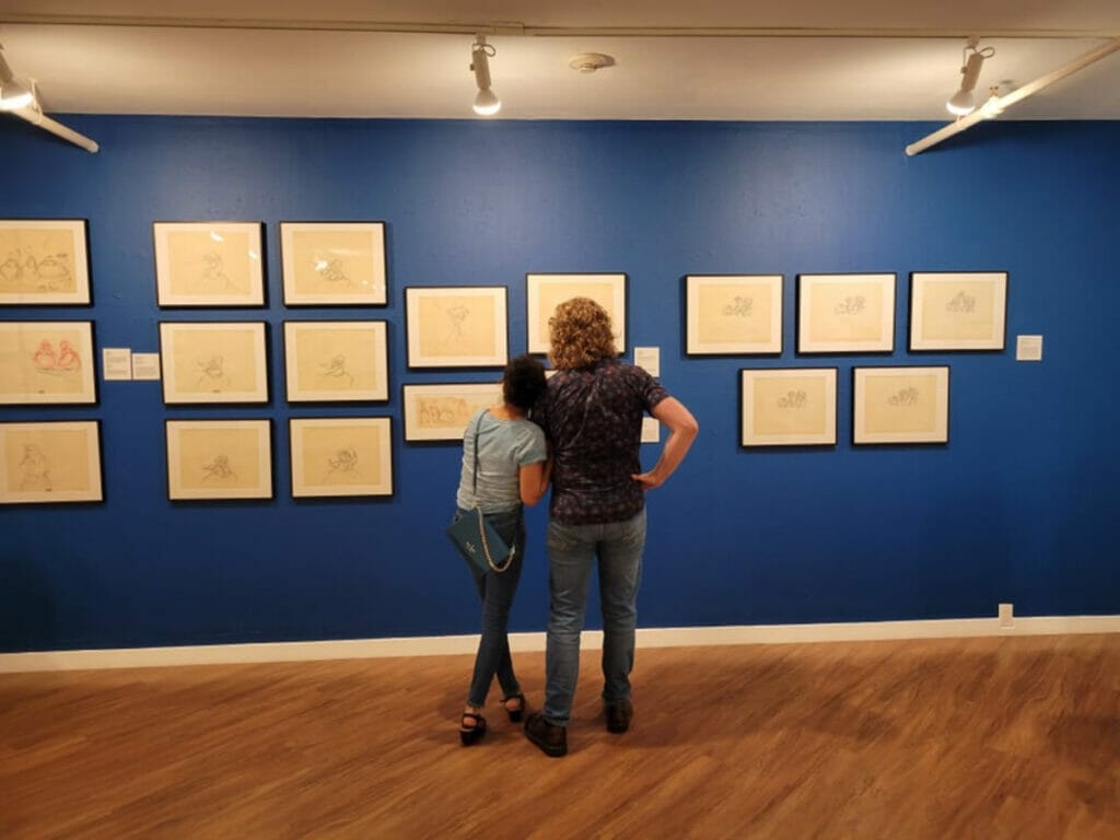 Couple enjoying the Arlington Museum of Art 