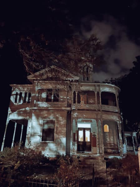 Bowers Mansion at night 
