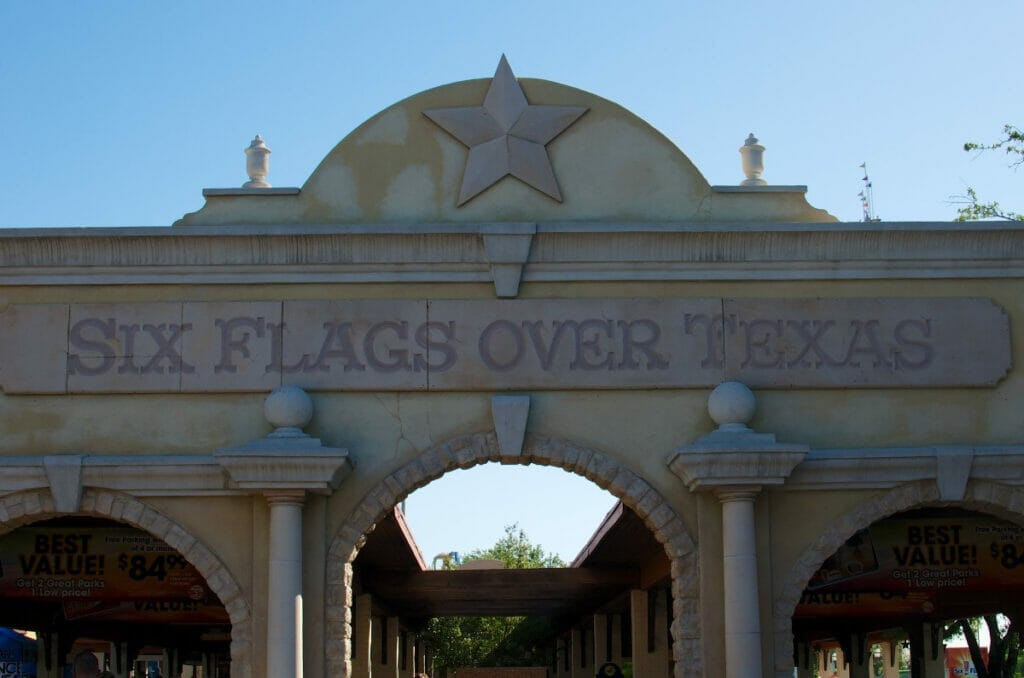 Entrance to Six Flags 