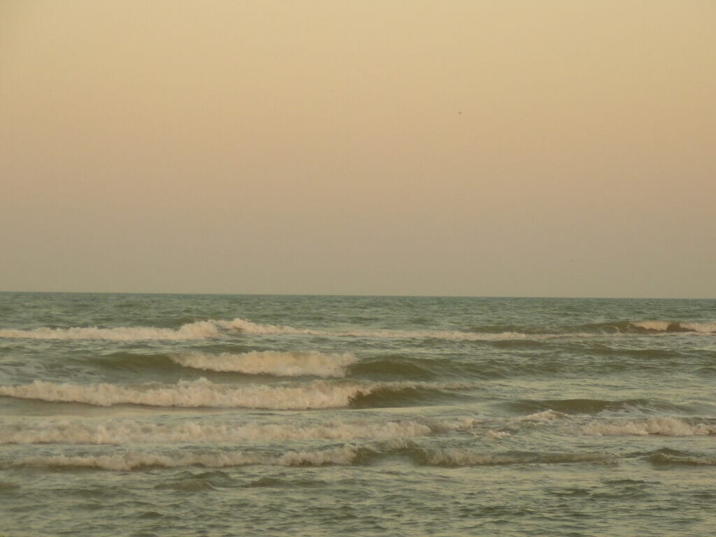 Boca Chica Beach waves 