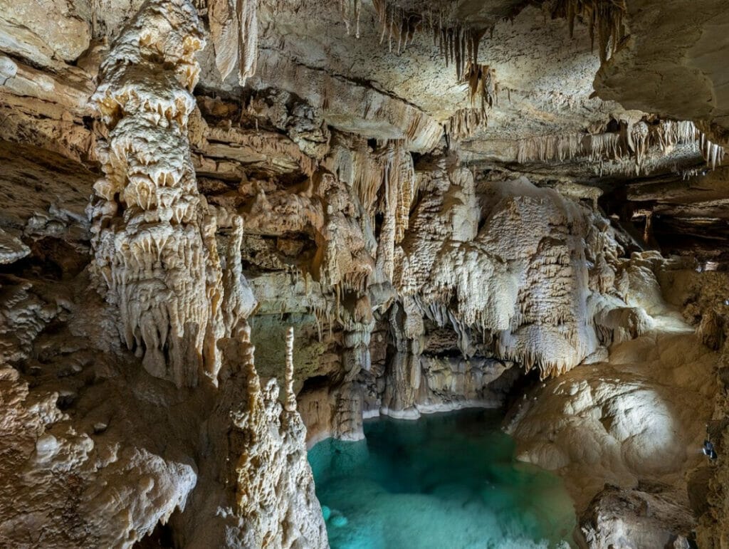 Natural Bridge Caverns 