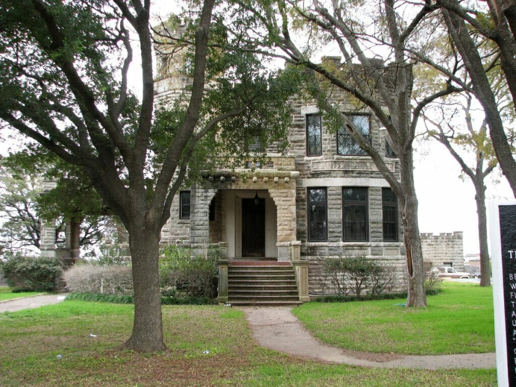 Exterior of Cottonland Castle 