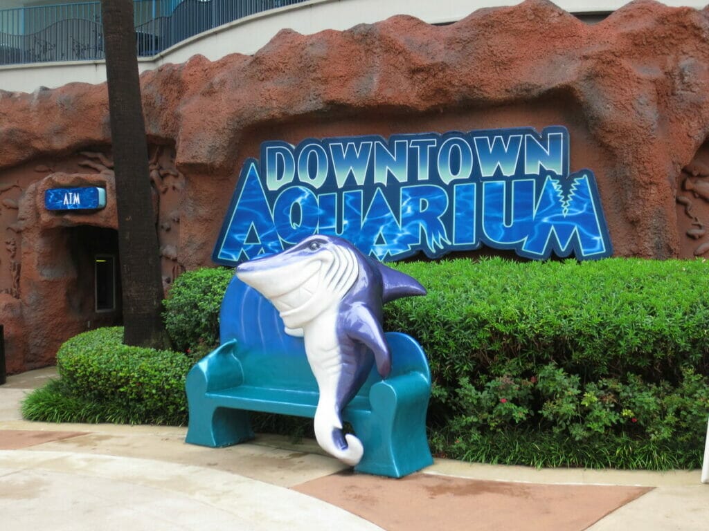 Downtown Houston aquarium 